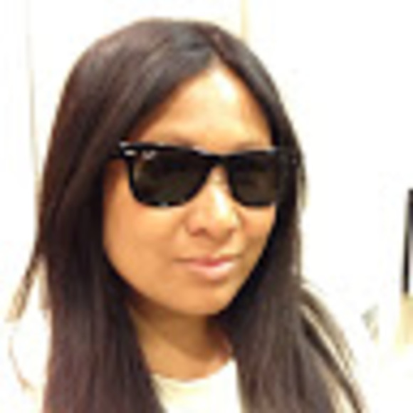 Meet your Posher, Cynthia - Picture 1 of 1